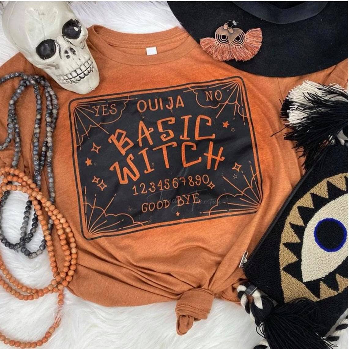 T-Shirt Snob - Basic Witch